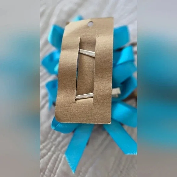 💚💥3/$15💥- Girls Bow Set of 2 - Picture 3 of 3